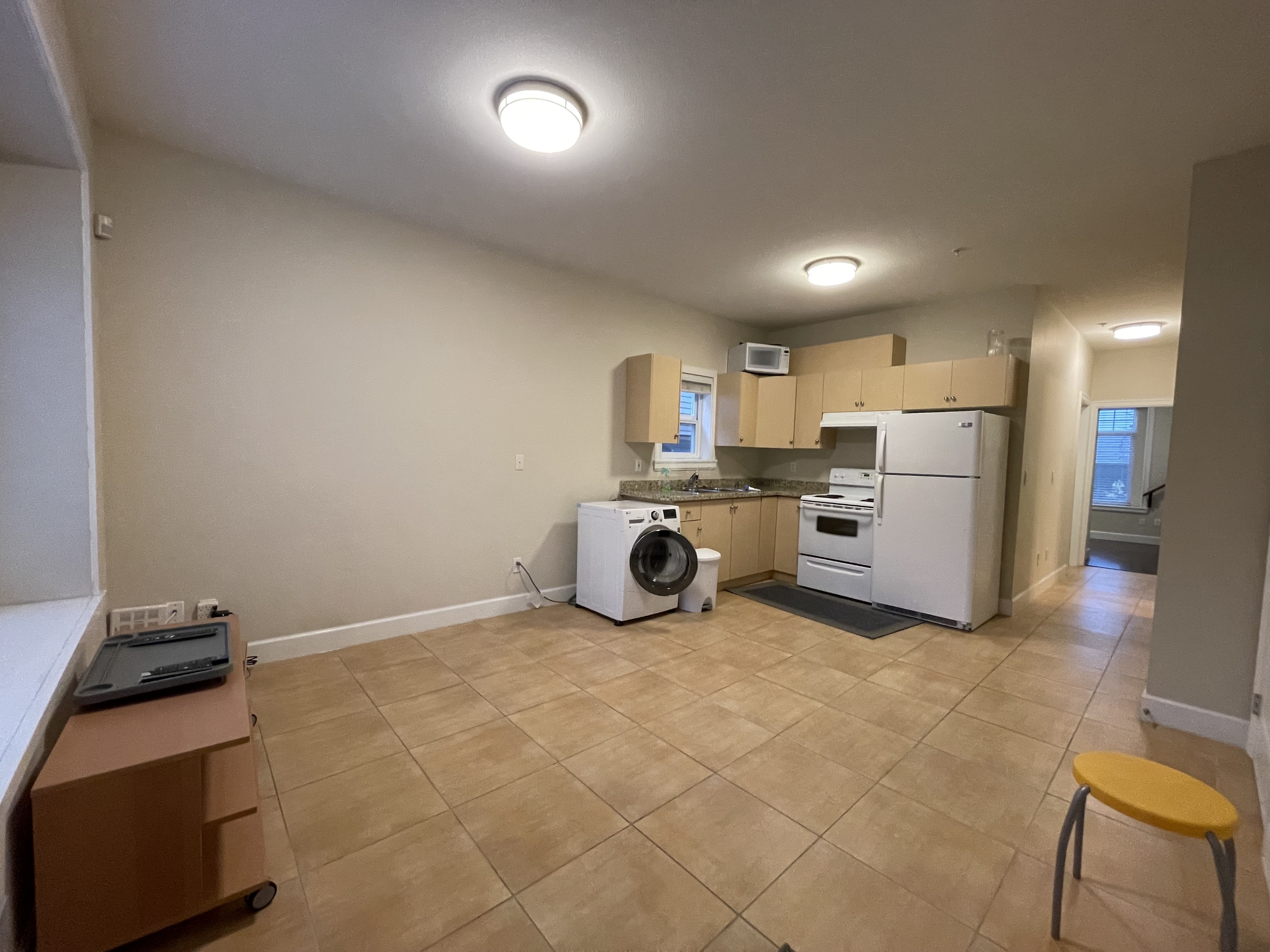5566 Ross Street - Garden Suite