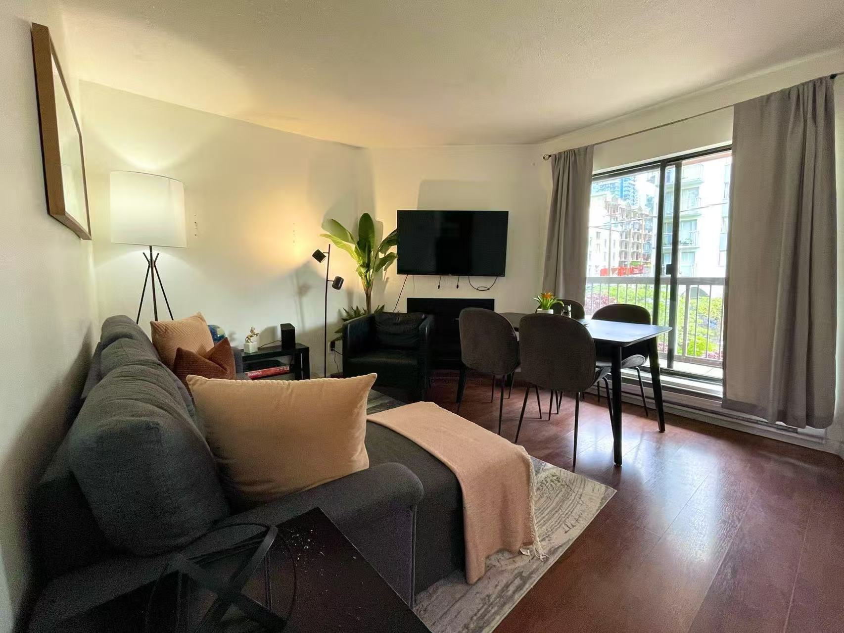 1405 Haro Street - 302