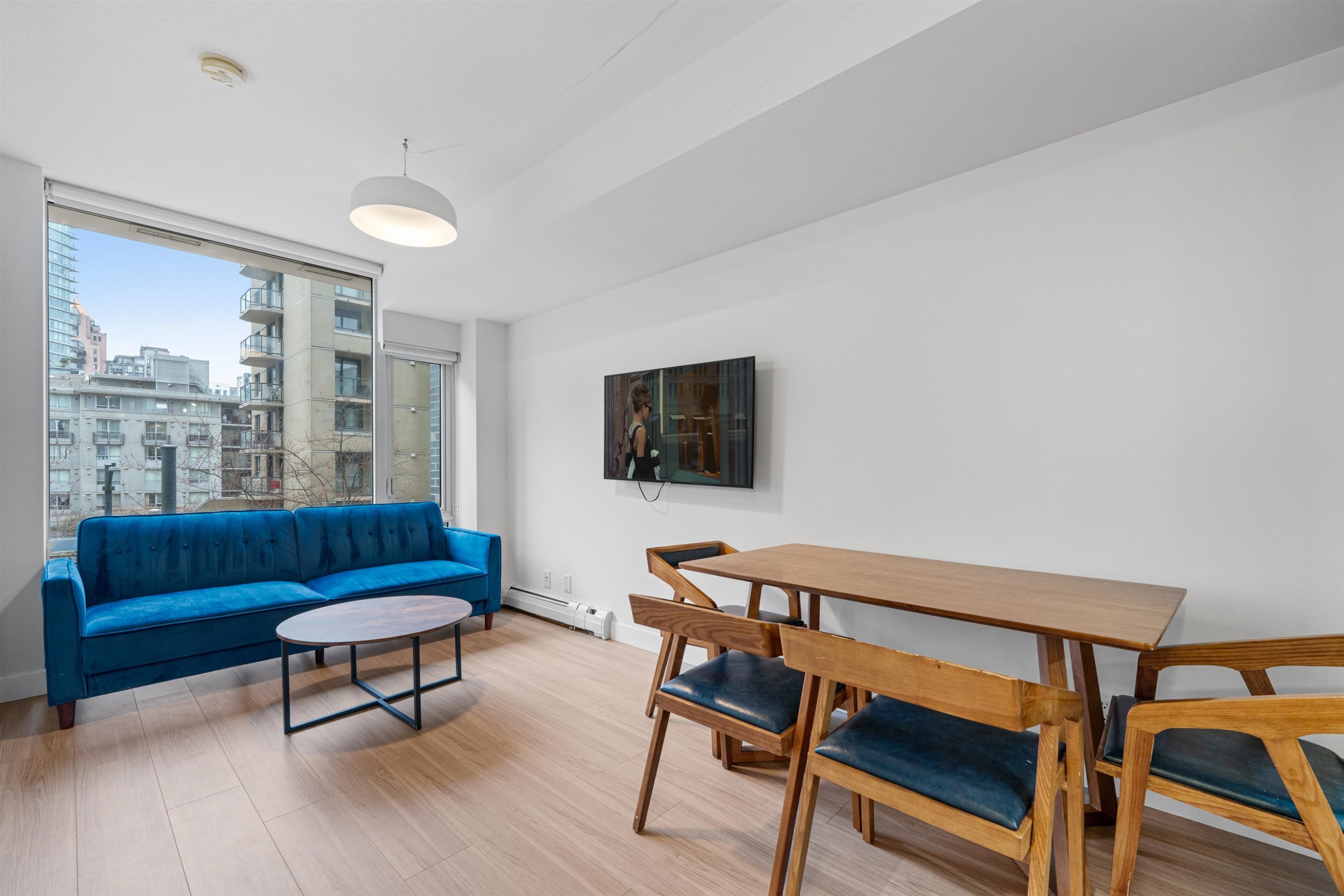 1283 Howe Street-404