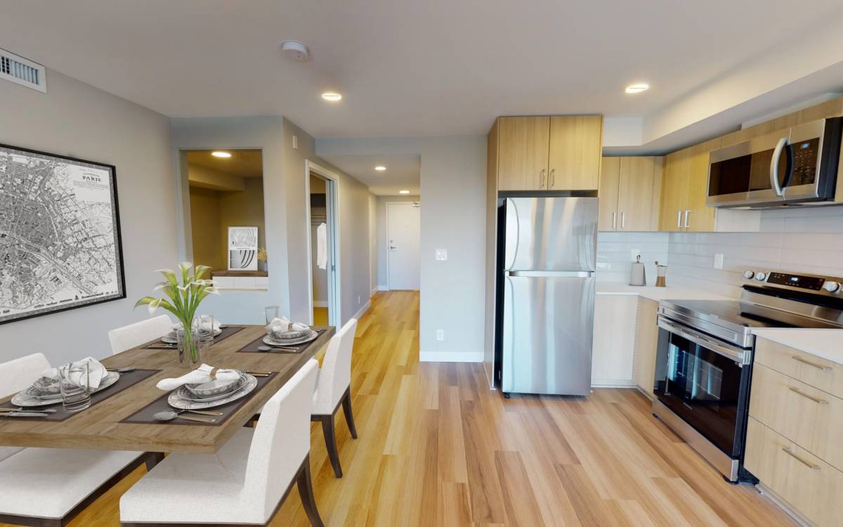 408 East Columbia Street - 402